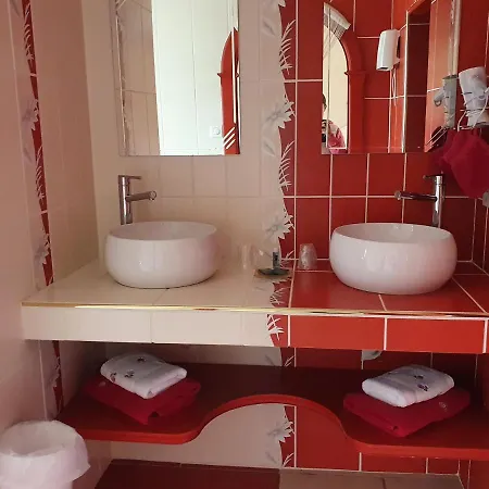 Du Logis De La Mare Du Parc Bed & Breakfast 3*