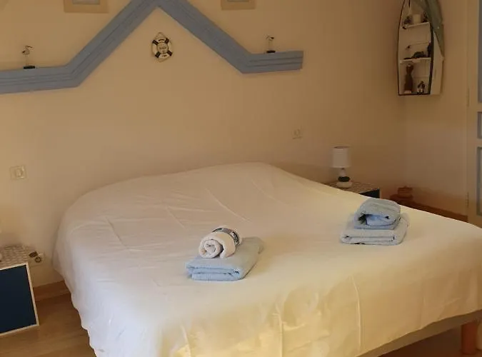 Du Logis De La Mare Du Parc Surtainville